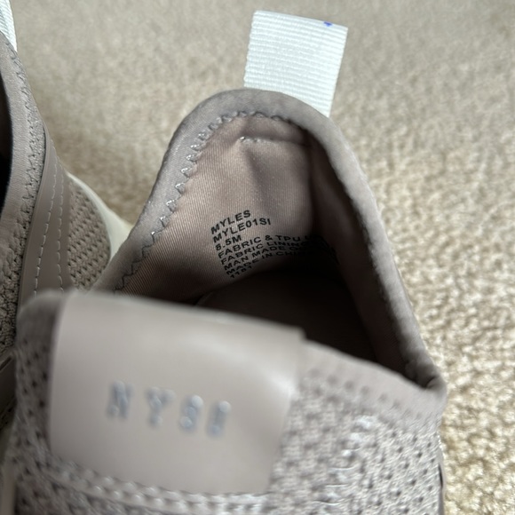 Steve Madden Myles Sneakers in taupe - Picture 8 of 8